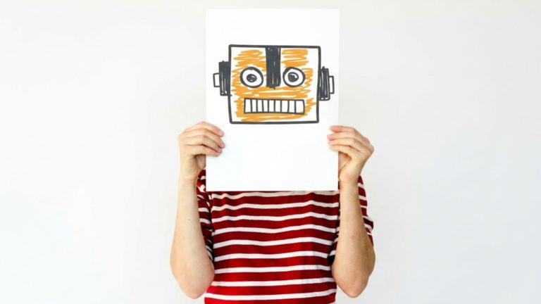 Apri la macchina dell'AI: capire come decide è già lavoro di visibilità